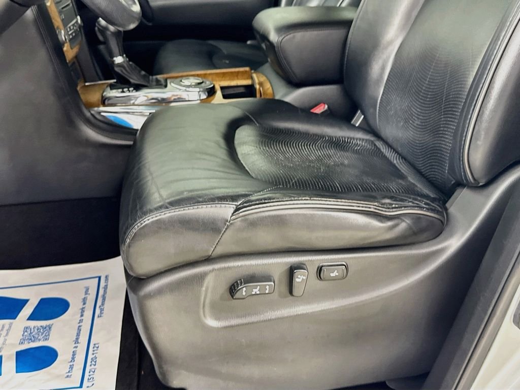 Used 2014 Liquid Platinum INFINITI Base image 25