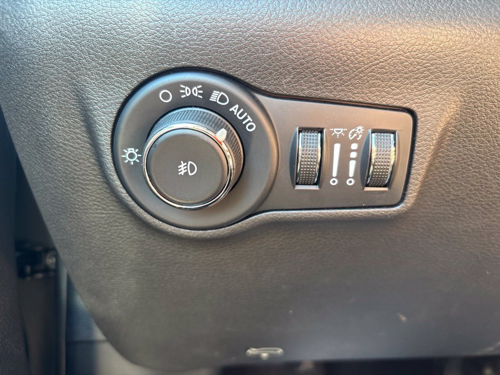 Used 2024 Gray Jeep Limited image 19