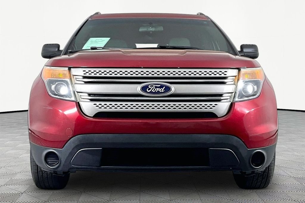 Used 2013 Red Ford Base image 2