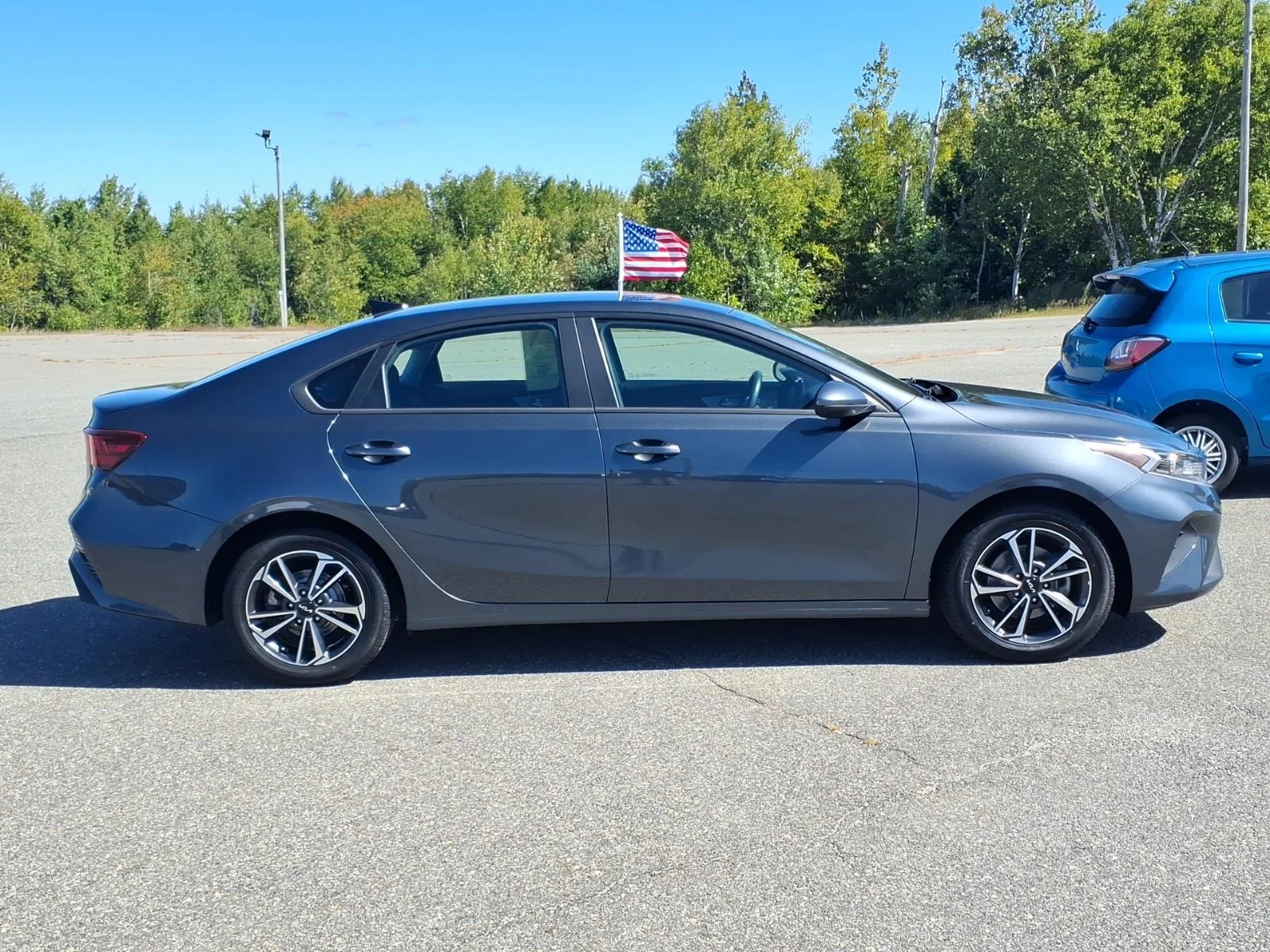 Used 2024 Gray Kia LXS image 4