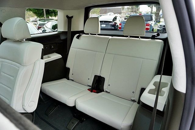 Used 2025 White Hyundai Calligraphy image 24