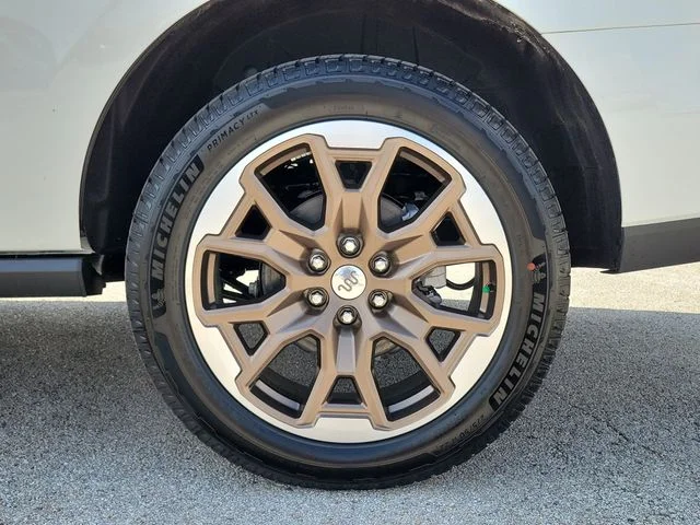 New 2027 Star White Metallic Tri-Coat Ford King Ranch® image 9