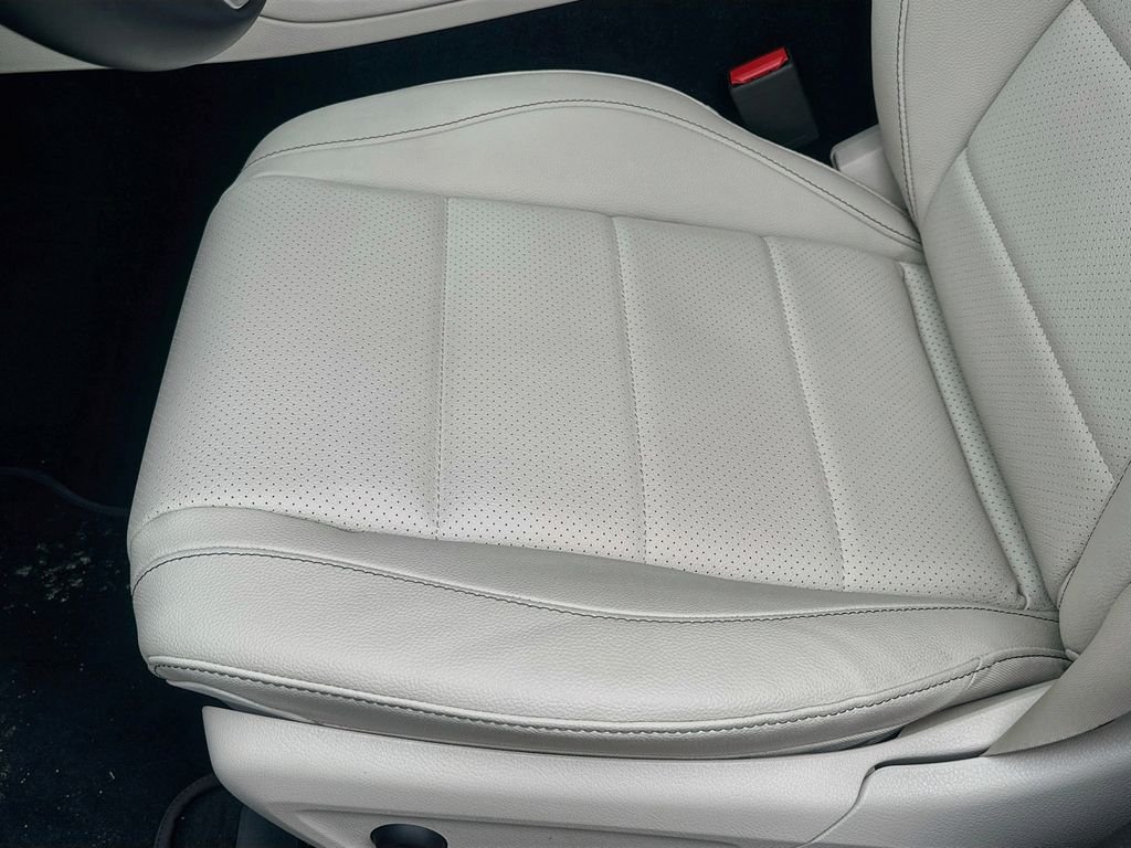 Certified Used 2025 White Mercedes-Benz GLE 350 image 20