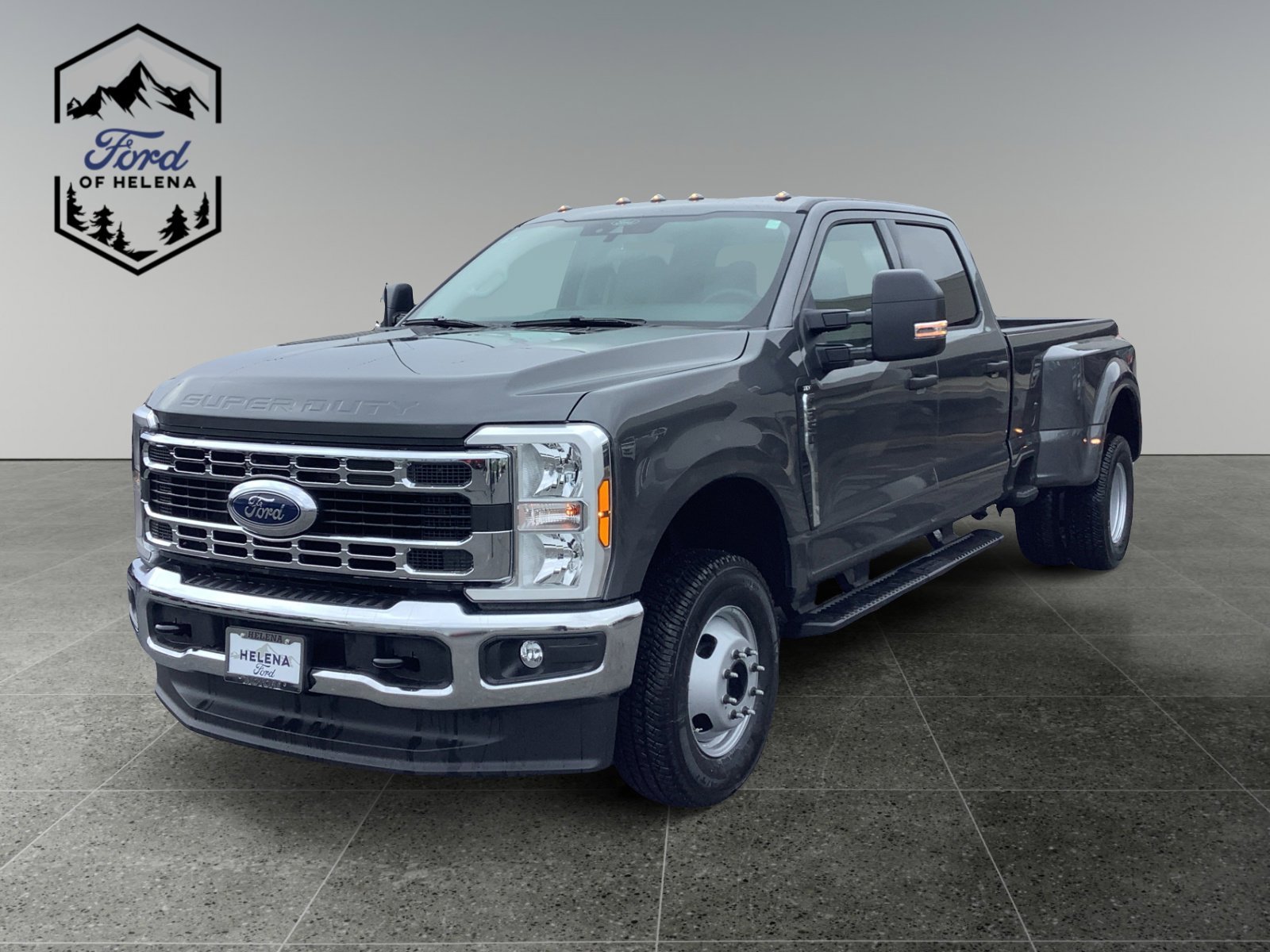 New 2026 Carbonized Gray Metallic Ford XLT image 1