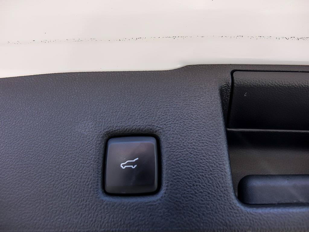 Used 2022 White Metallic Ford SE Hybrid image 31