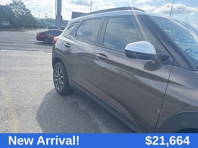 Used 2022 Zeus Bronze Metallic Chevrolet ACTIV image 4