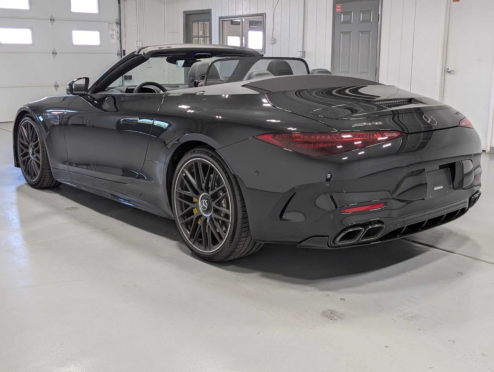 Used 2022 Obsidian Black Metallic Mercedes-Benz AMG® SL 63 image 11