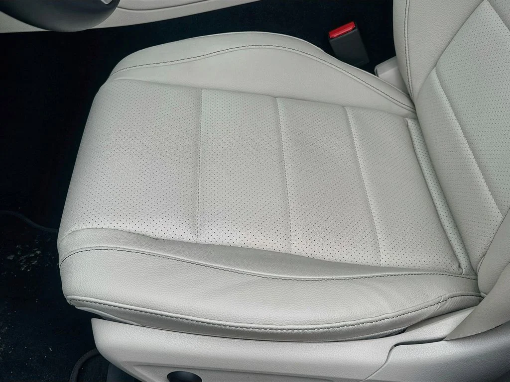 Certified Used 2025 Polar White Mercedes-Benz GLE 350 image 20