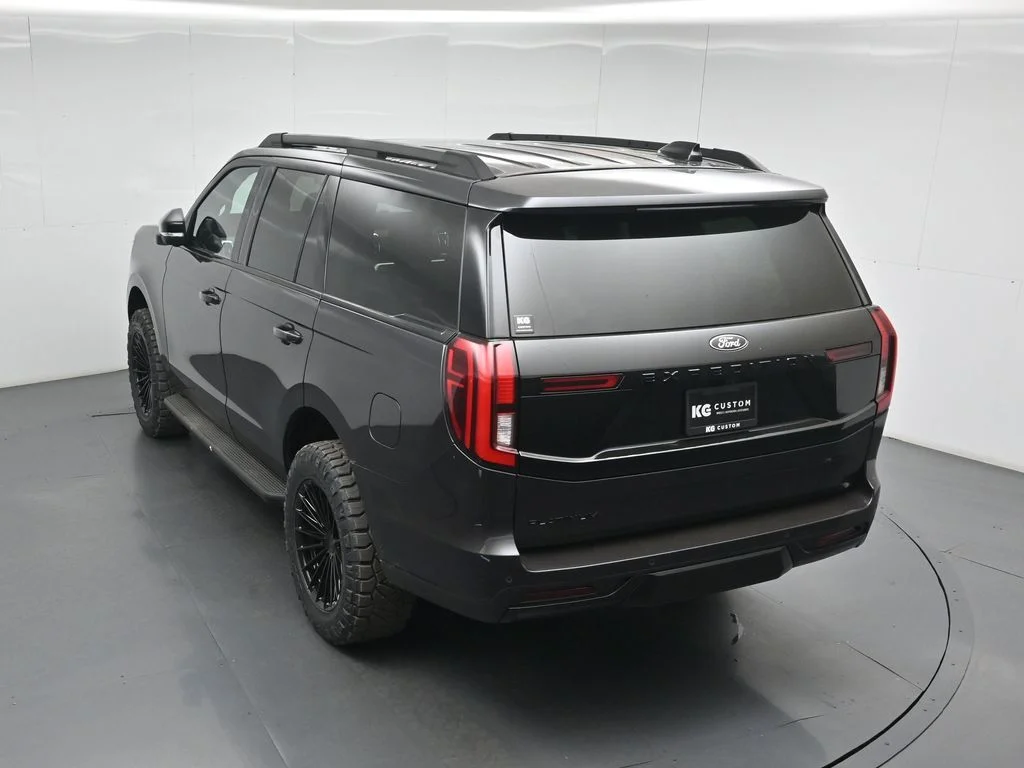 New 2026 Dark Matter Gray Metallic Ford Platinum image 39