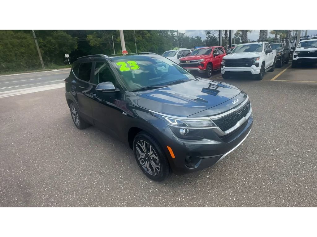 Used 2023  Kia EX image 2