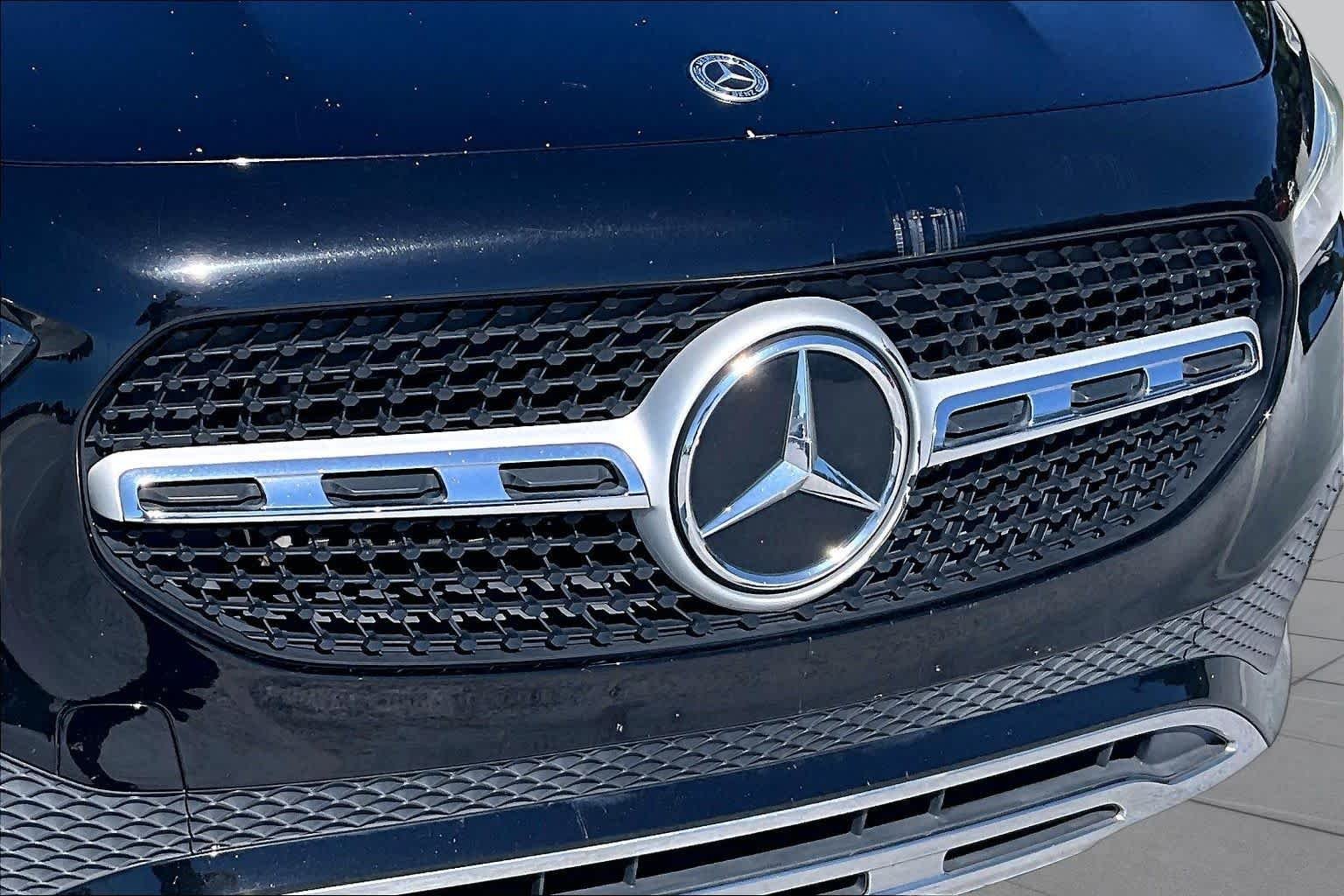 Used 2021 Night Black Mercedes-Benz GLA 250 image 29