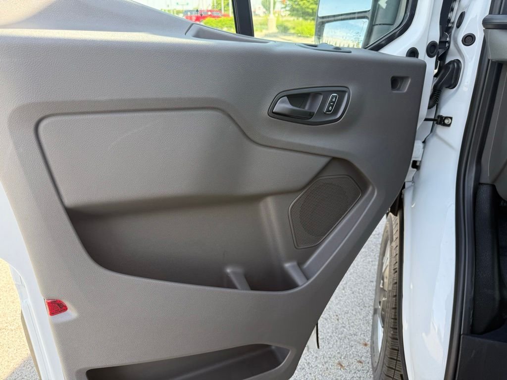 New 2026 Oxford White Ford Cargo Van image 21
