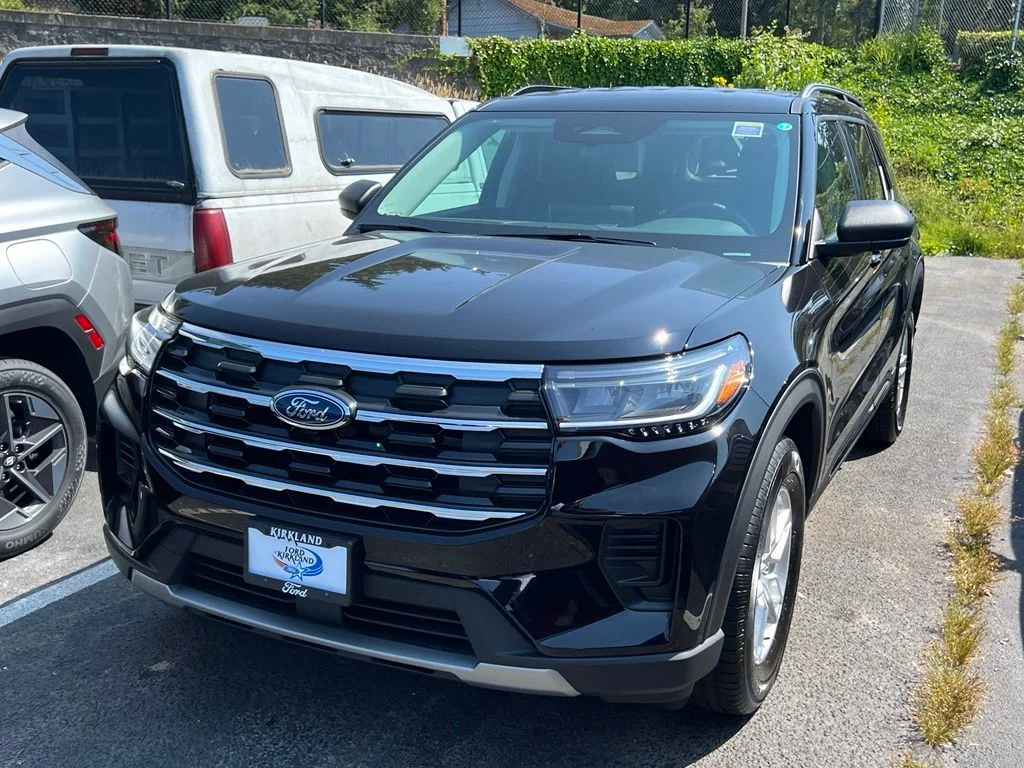 New 2026 Agate Black Metallic Ford Active image 4