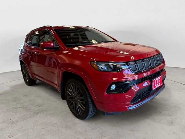 Used 2022 Red Jeep Limited image 8