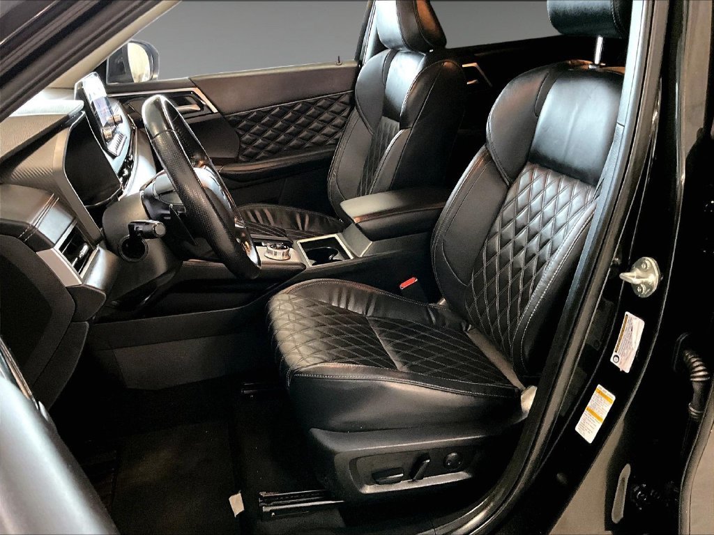 Used 2022 Black Mitsubishi SEL image 10