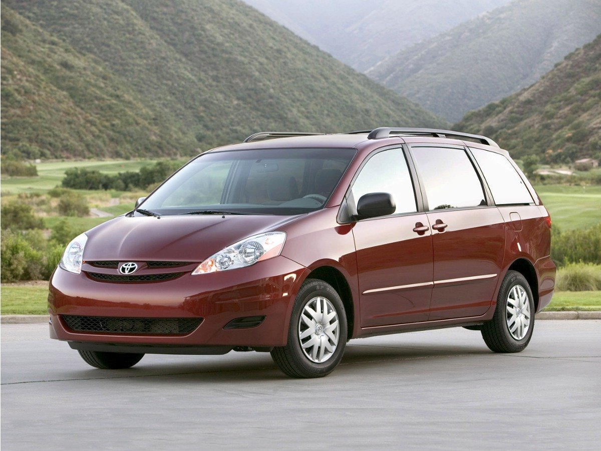 Used 2008 Silver Toyota CE image 1