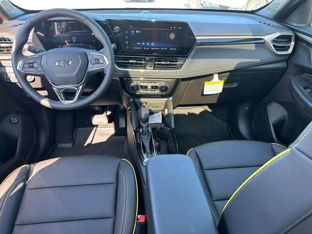 New 2026 Mosaic Black Metallic Chevrolet ACTIV image 6