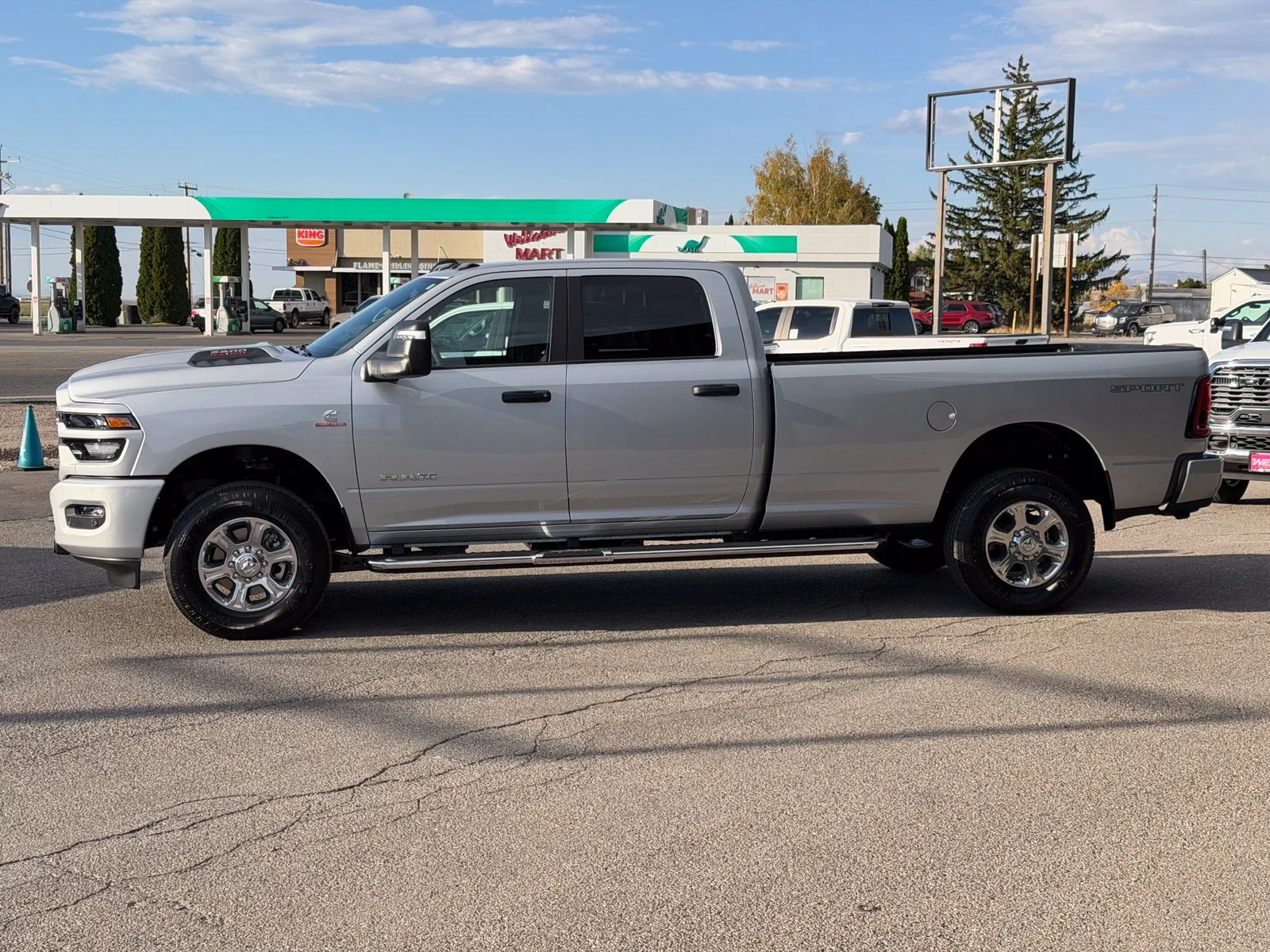 New 2027 Silver-Zynith Exterior Paint RAM Big Horn image 15