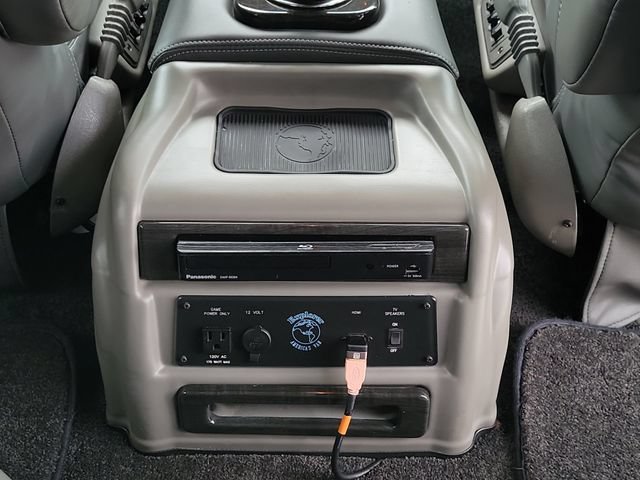 Used 2025 Special Exterior Color GMC Work Van image 26