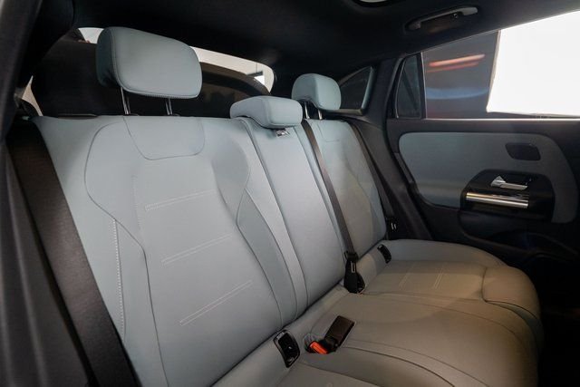 Used 2026 Black Mercedes-Benz GLA 250 image 33