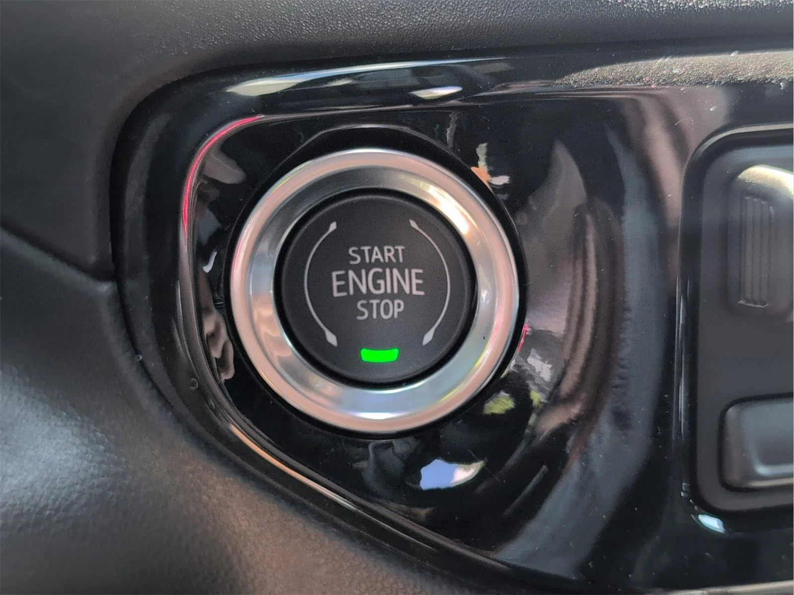 New 2026 Sterling Metallic GMC Elevation image 20