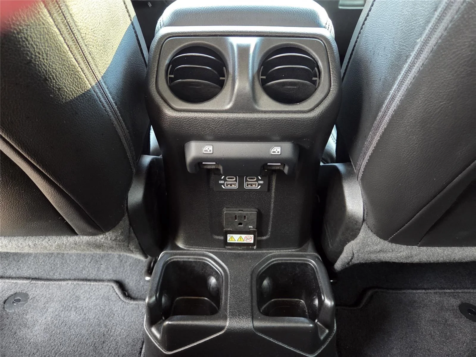 Used 2022 Black Clearcoat Jeep Overland image 20