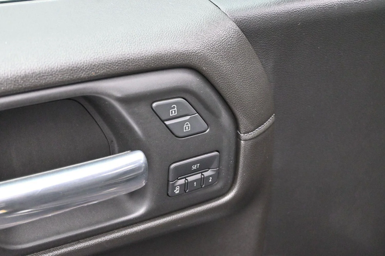 Used 2019 BLACK Chevrolet High Country image 10