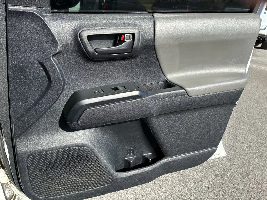 Used 2020 White Toyota SR image 20