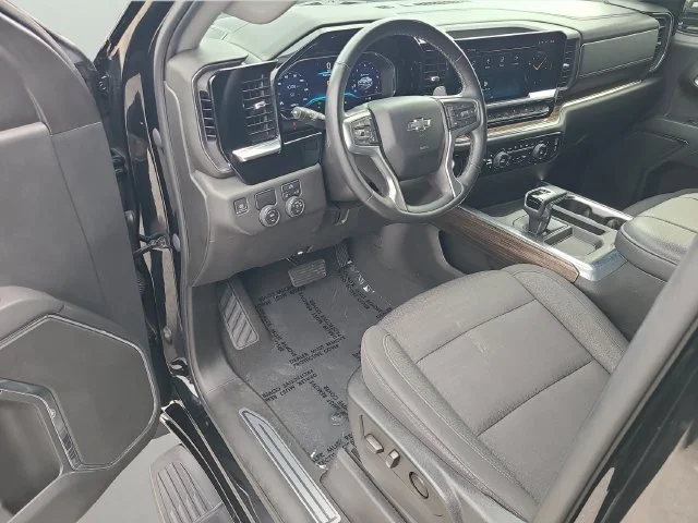 Used 2023 BLACK Chevrolet RST image 16