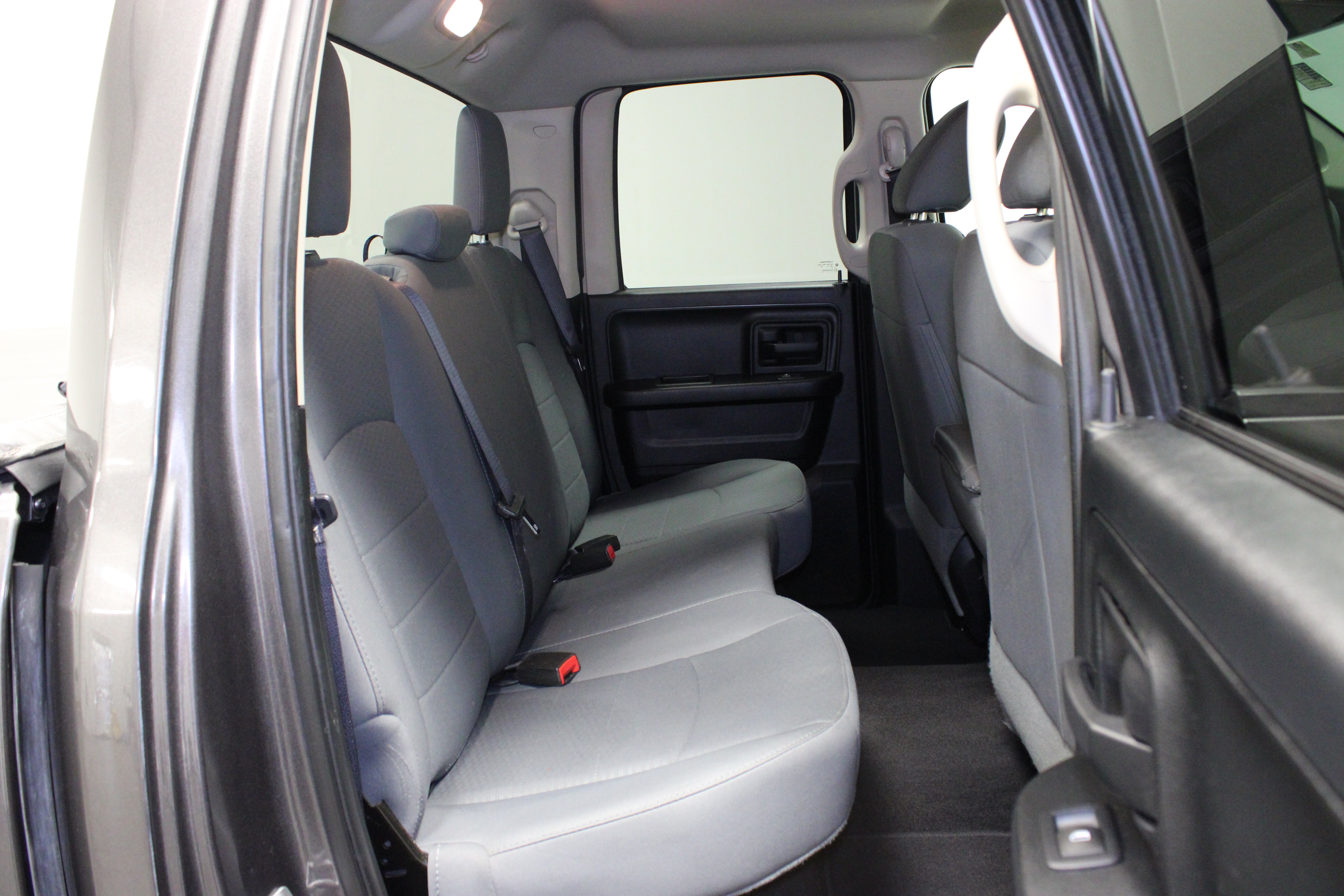 Used 2017 Granite Crystal Metallic Clearcoat Ram Express image 16