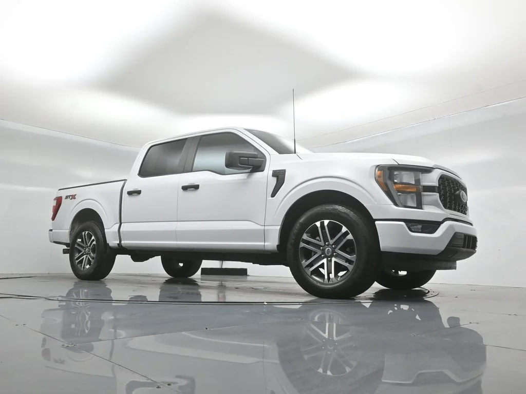 Certified Used 2023 White Ford XL image 4