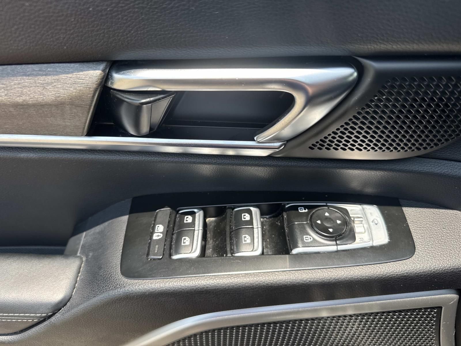 Used 2021 Black Kia EX image 23