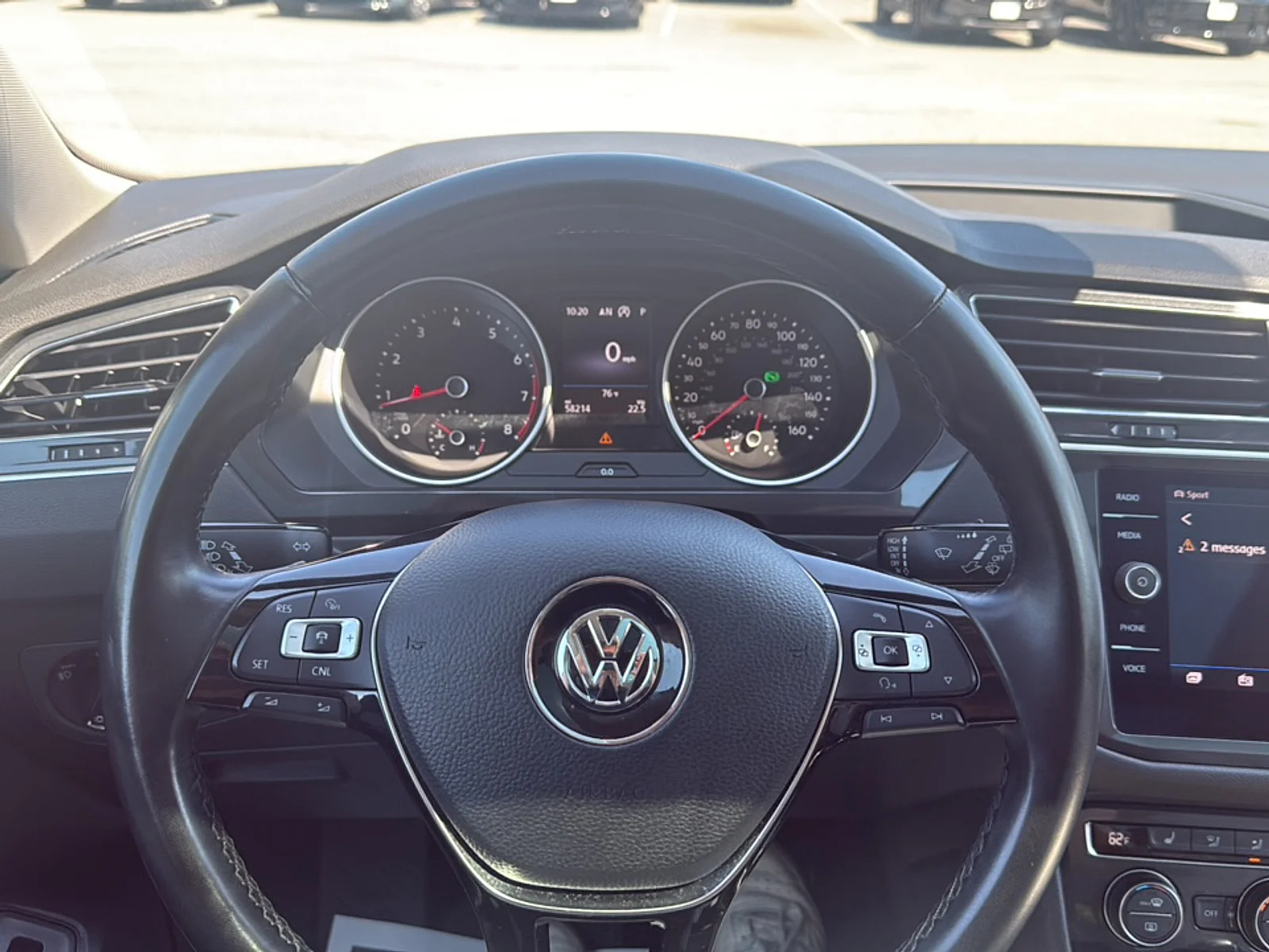 Used 2018 Platinum Gray Metallic Volkswagen SEL 4 MOTION image 15