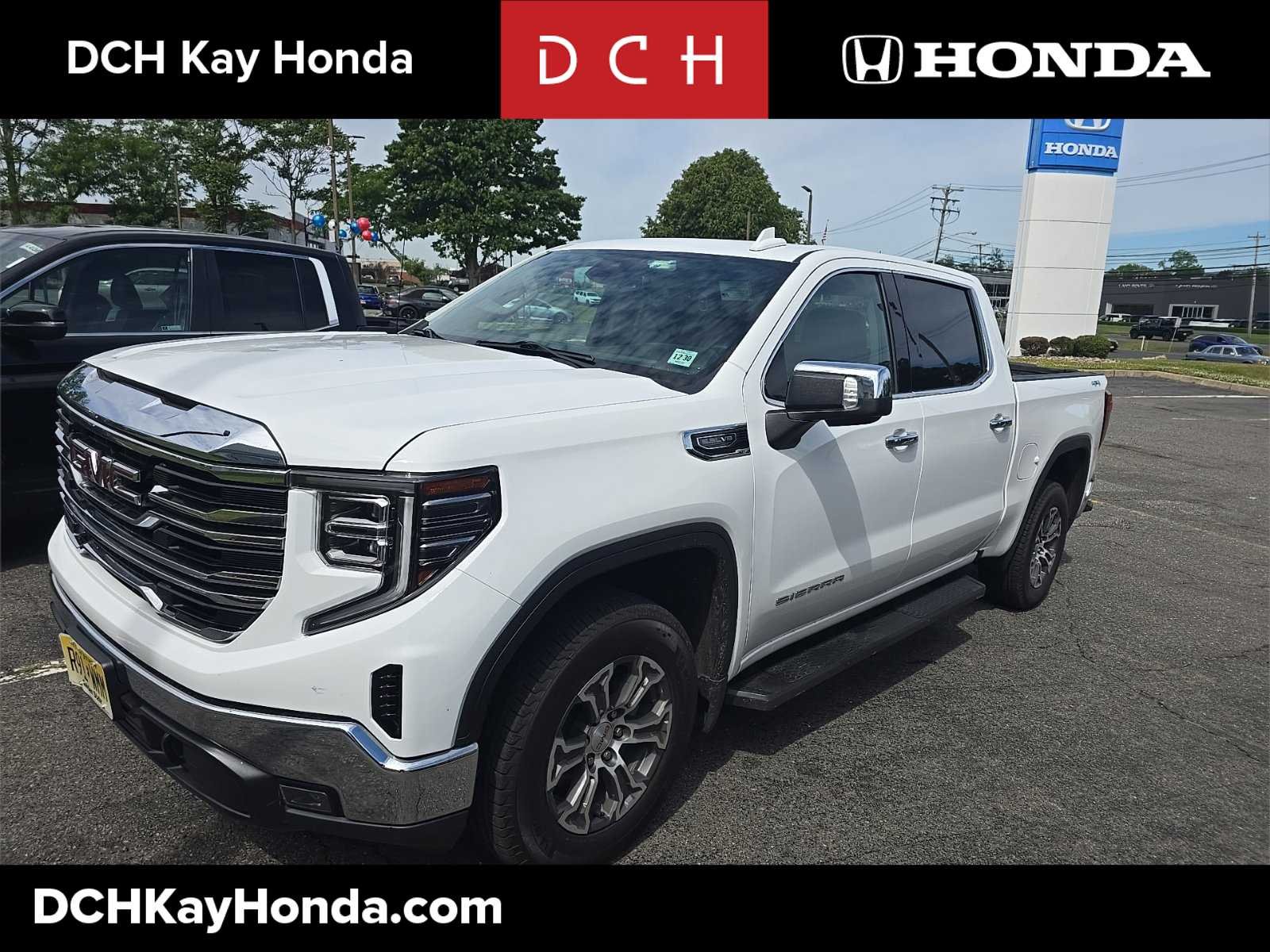 2025 GMC Sierra 4WD Crew Cab Short Box SLT's photo