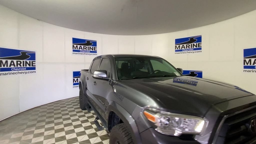 Used 2022 Gray Toyota SR5 V6 image 4