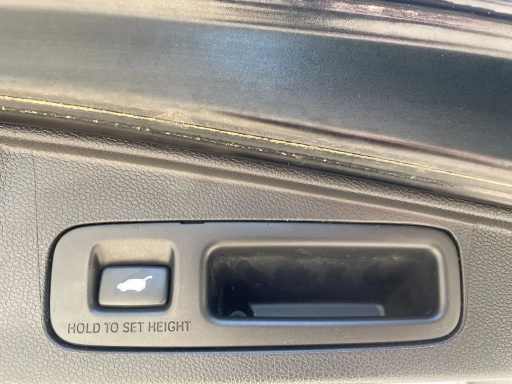 Used 2020 Black Honda EX-L image 10