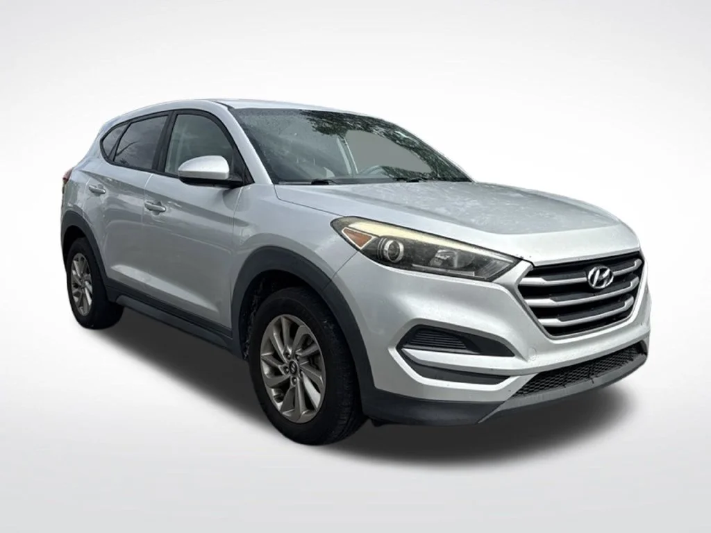 Used 2018 Hyundai Tucson SE with VIN KM8J23A47JU682043 for sale in Fort Pierce, FL