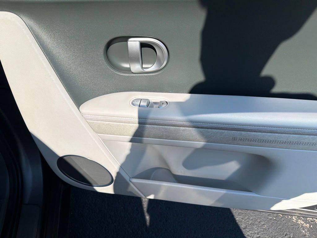Used 2023 Gray Hyundai SEL image 16