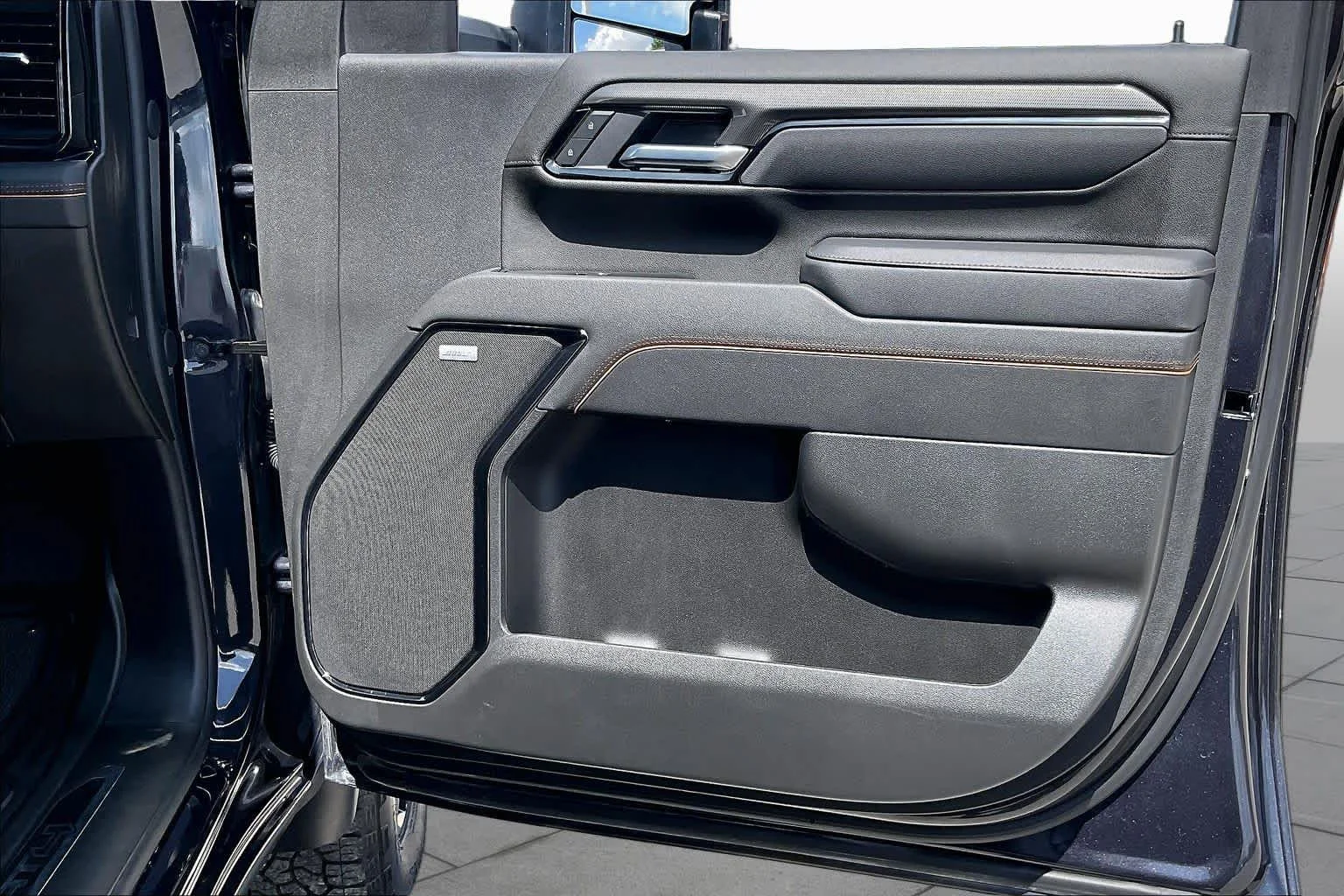 Used 2026 Titanium Rush Metallic GMC AT4 image 22