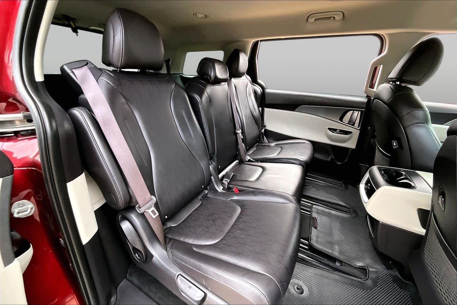 Used 2024 Flare Red Kia LX image 19