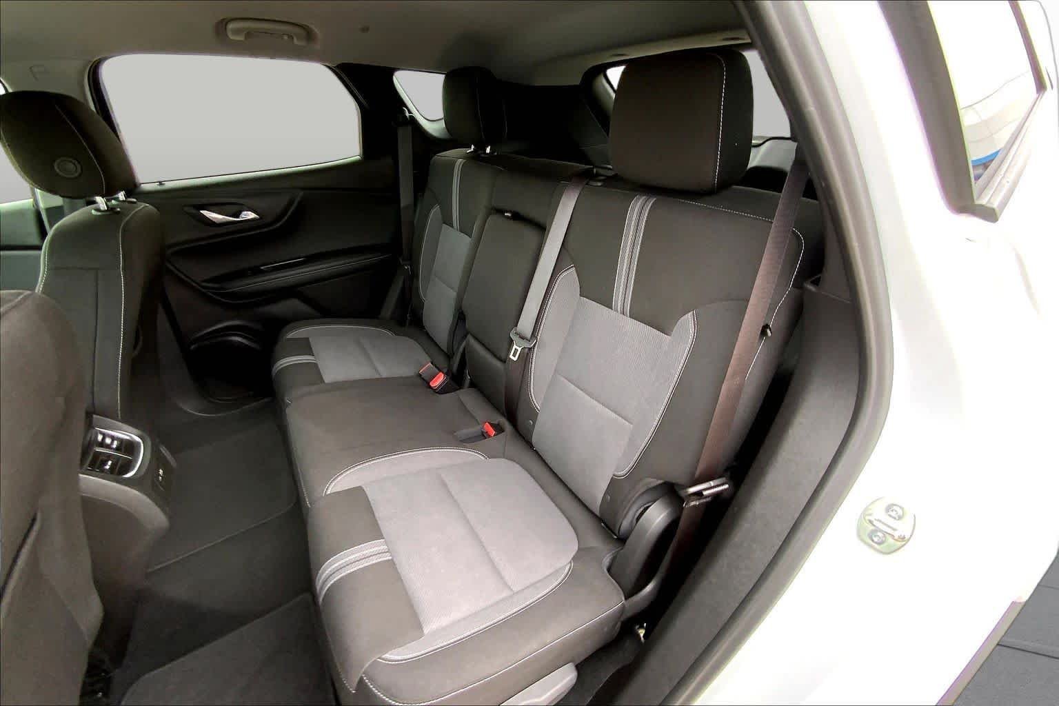 Used 2025 Summit White Chevrolet LT image 20