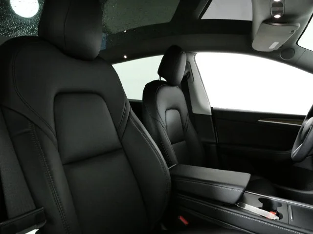 Used 2023  Tesla Long Range image 11