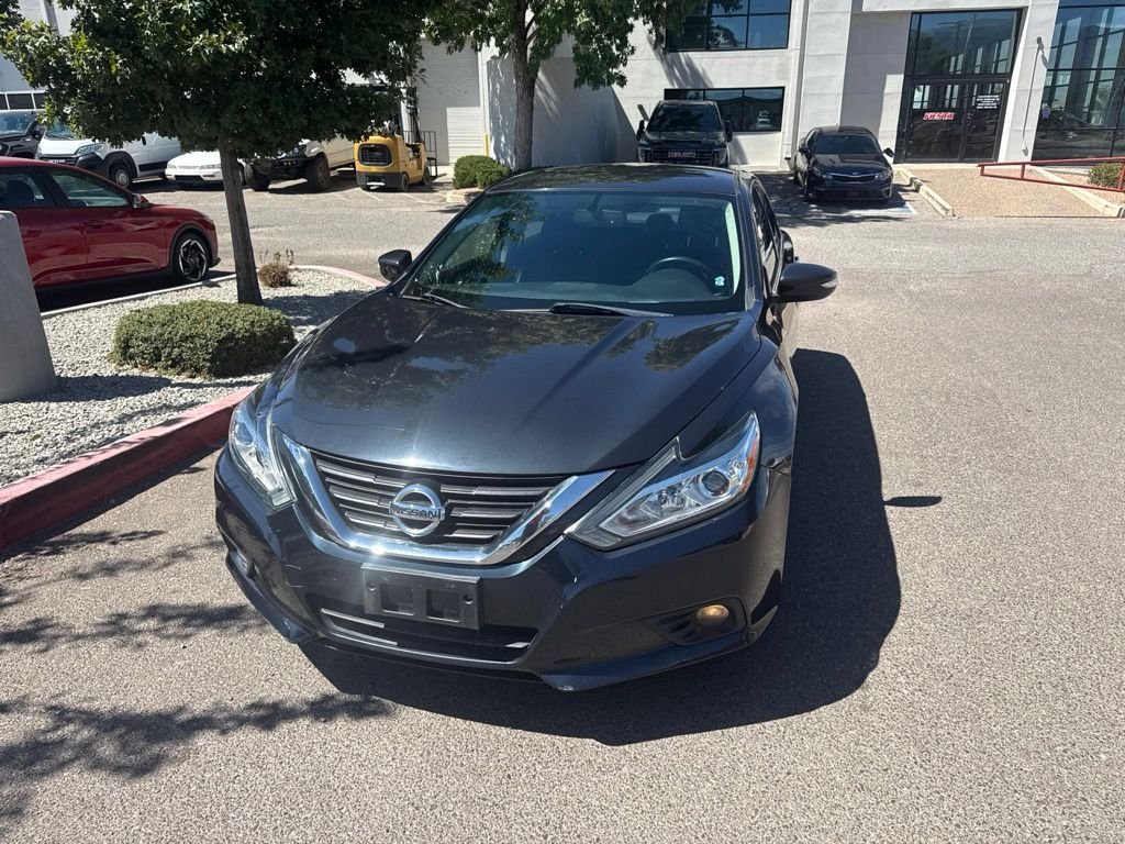 Used 2018 Blue Nissan 2.5 SL image 2