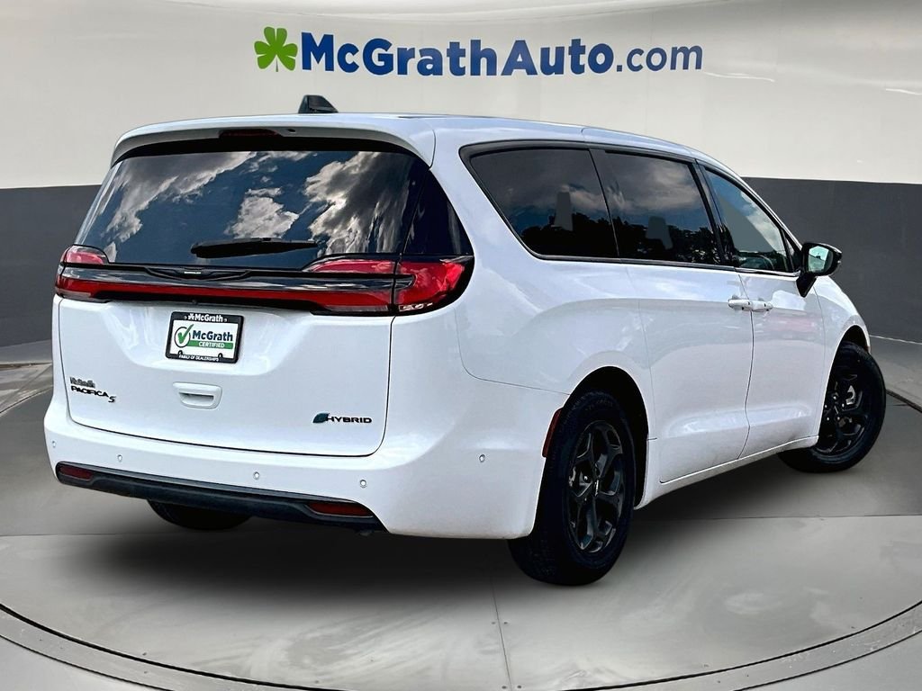 Used 2023 White Chrysler Limited image 7