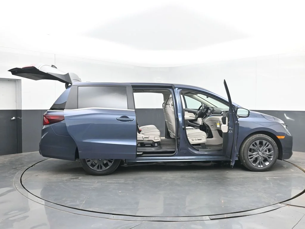 New 2026 Smoke Blue Pearl Honda Touring image 64