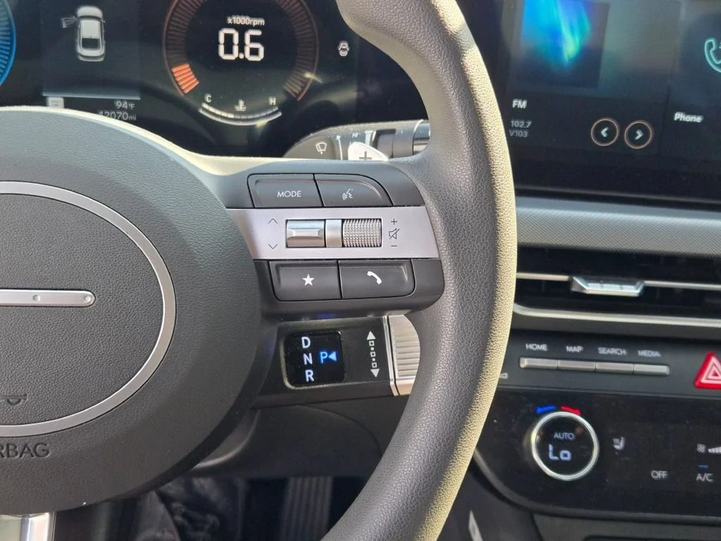 Used 2025 Gray Hyundai SEL image 29