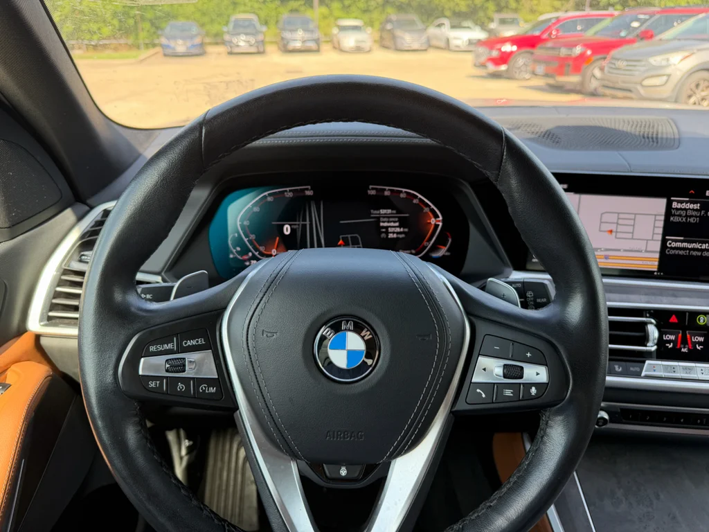 Used 2022 Jet Black BMW sDrive40i image 13