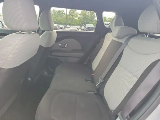Used 2016 Silver Kia Base image 8