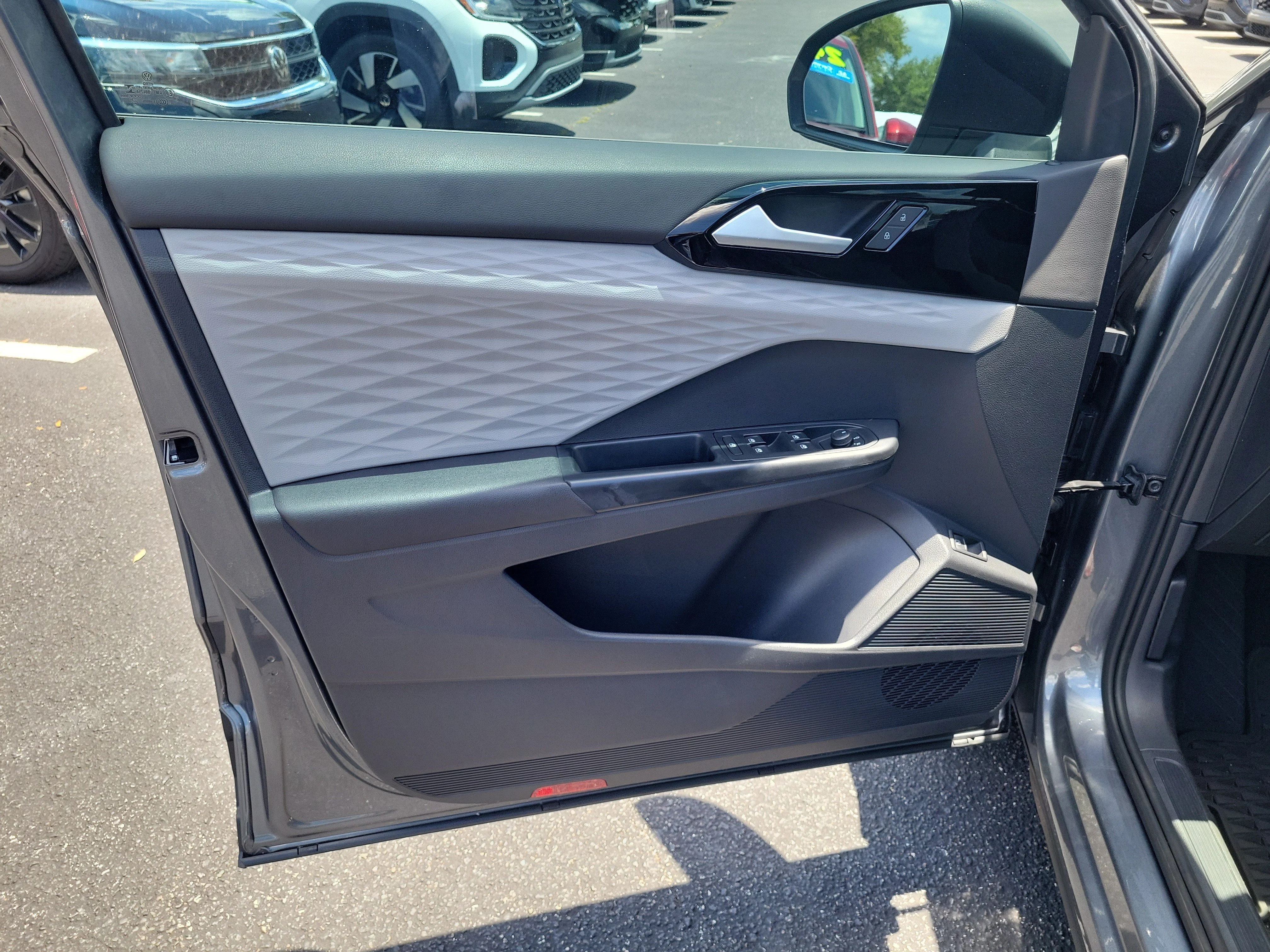 Used 2022 Gray Volkswagen 1.5T S image 15