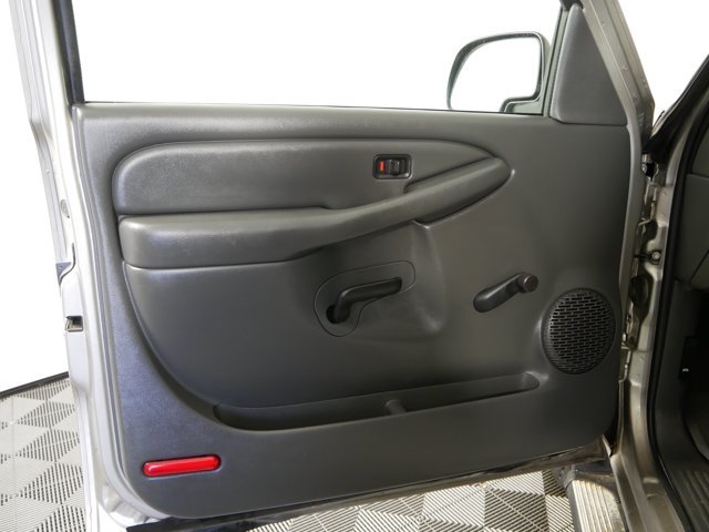 Used 2003 Pewter Metallic GMC  image 8